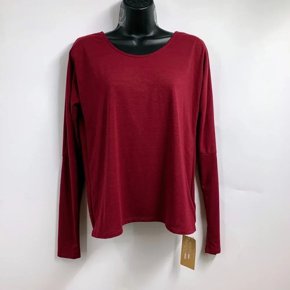 Onzie Women's Drapey V-Back Hot Yoga Long Sleeve Top Size  M NWT - Picture 1 of 15